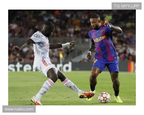 巴萨球迷遭围堵防暴警察紧急介入