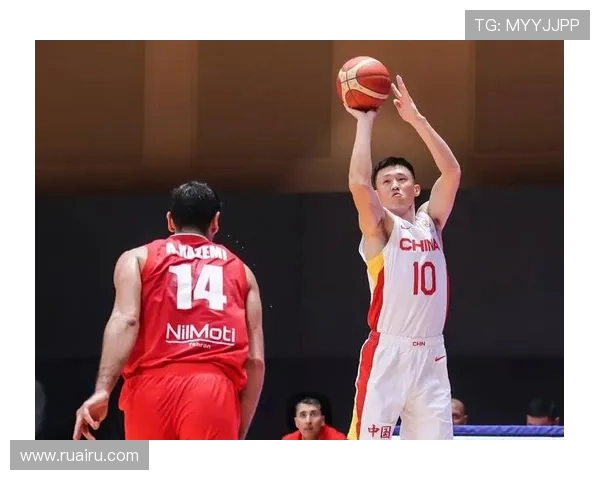 [CBA]约翰逊分球侧翼 周鹏空位三分稳稳命中.